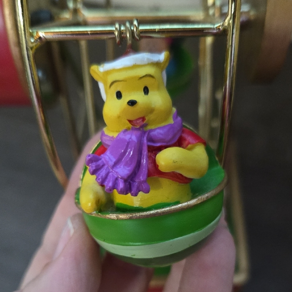 Vintage Disney Revolving Musical Christmas Ferris Wheel. - Picture 8 of 8